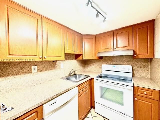 4717 NW 7th St 705-10, Miami, FL 33126