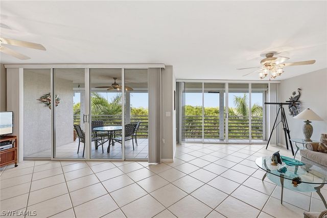 285 Naples Cove DR 1703, Naples, FL 34110