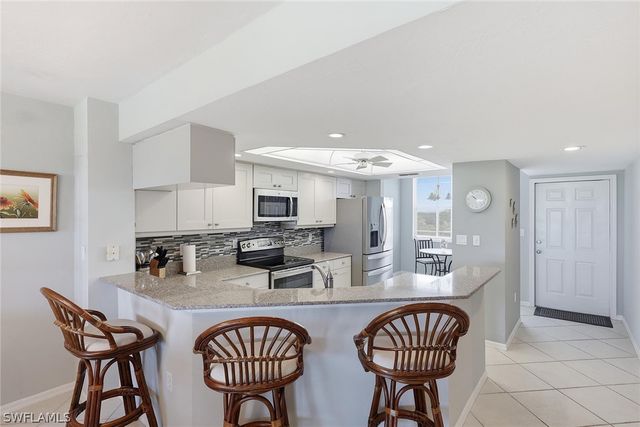 285 Naples Cove DR 1703, Naples, FL 34110