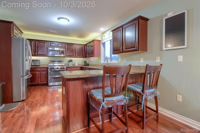 30393 Bradbury Drive, Flat Rock, MI 48134