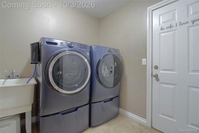 30393 Bradbury Drive, Flat Rock, MI 48134