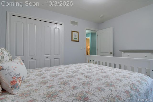 30393 Bradbury Drive, Flat Rock, MI 48134