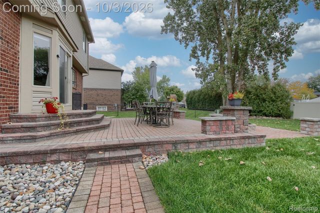30393 Bradbury Drive, Flat Rock, MI 48134