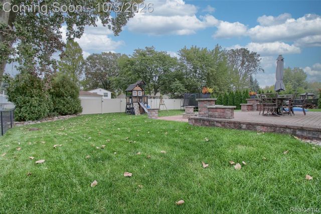 30393 Bradbury Drive, Flat Rock, MI 48134