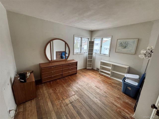 355 Pinelawn Avenue, Copiague, NY 11726