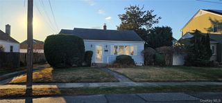 355 Pinelawn Avenue, Copiague, NY 11726