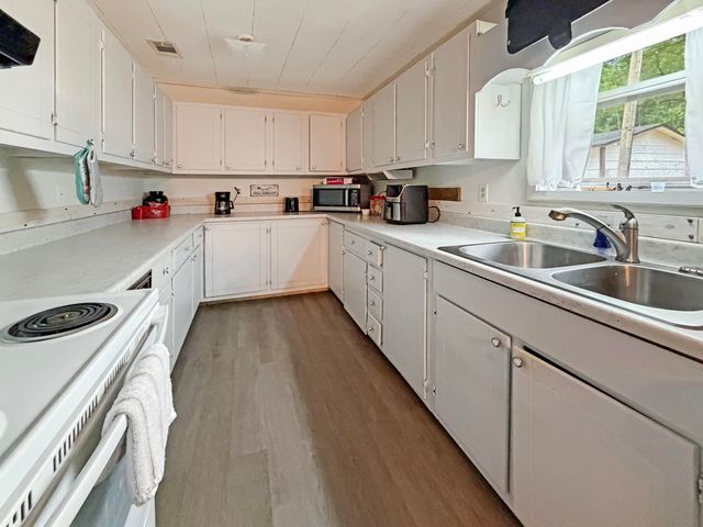 491 James, Leesville, LA 71446