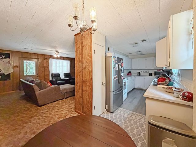 491 James, Leesville, LA 71446