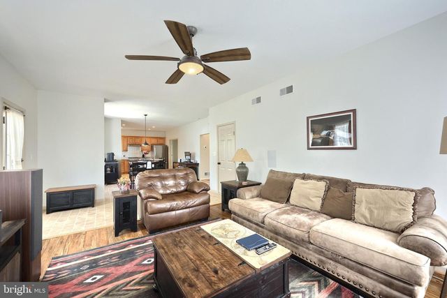 56 PREAKNESS ST, Hanover, PA 17331