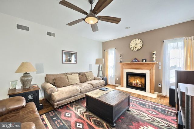 56 PREAKNESS ST, Hanover, PA 17331