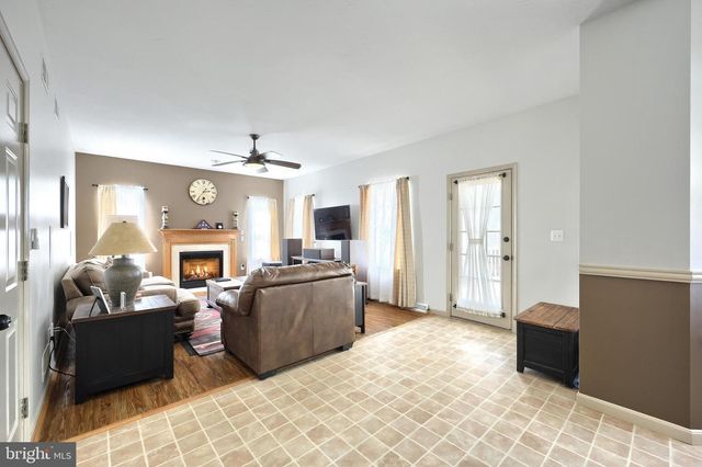 56 PREAKNESS ST, Hanover, PA 17331