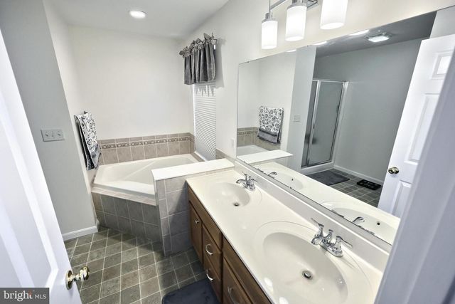 56 PREAKNESS ST, Hanover, PA 17331