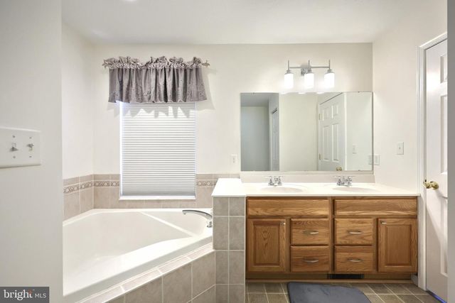 56 PREAKNESS ST, Hanover, PA 17331
