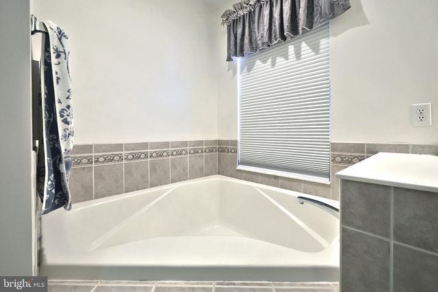 56 PREAKNESS ST, Hanover, PA 17331