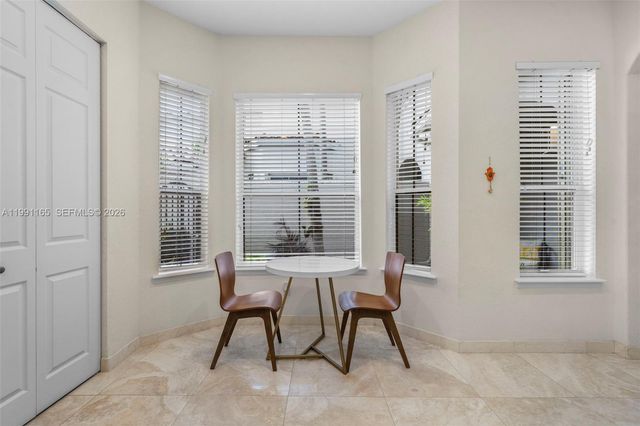 896 W Spinnaker Dr W 896, Hollywood, FL 33019