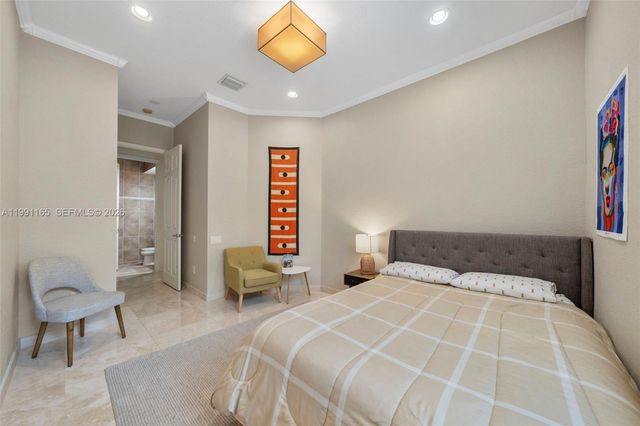 896 W Spinnaker Dr W 896, Hollywood, FL 33019