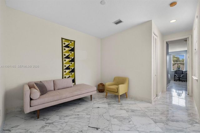 896 W Spinnaker Dr W 896, Hollywood, FL 33019