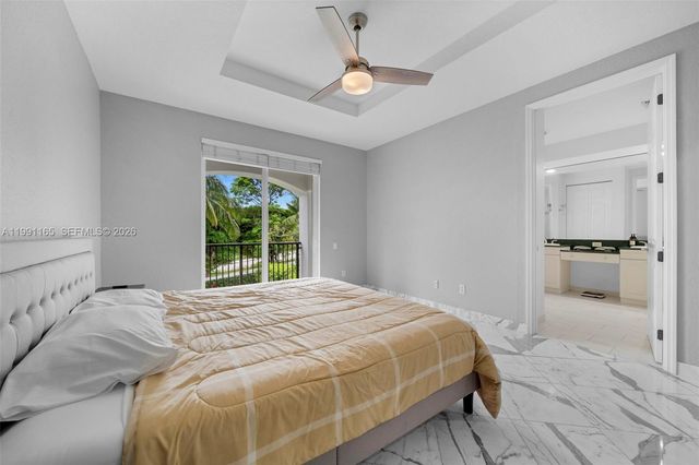 896 W Spinnaker Dr W 896, Hollywood, FL 33019