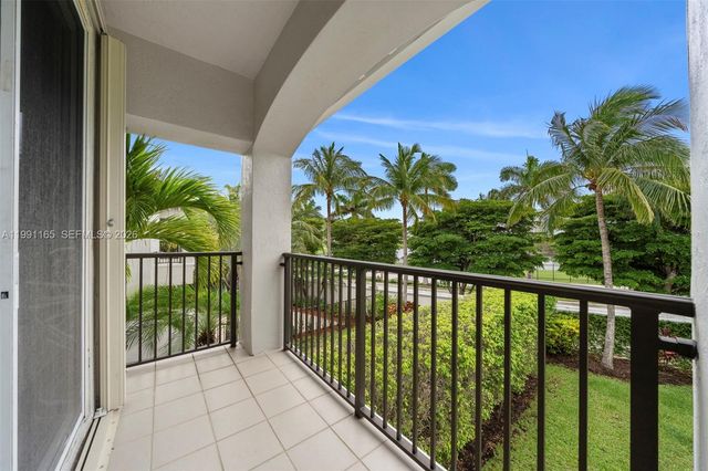 896 W Spinnaker Dr W 896, Hollywood, FL 33019