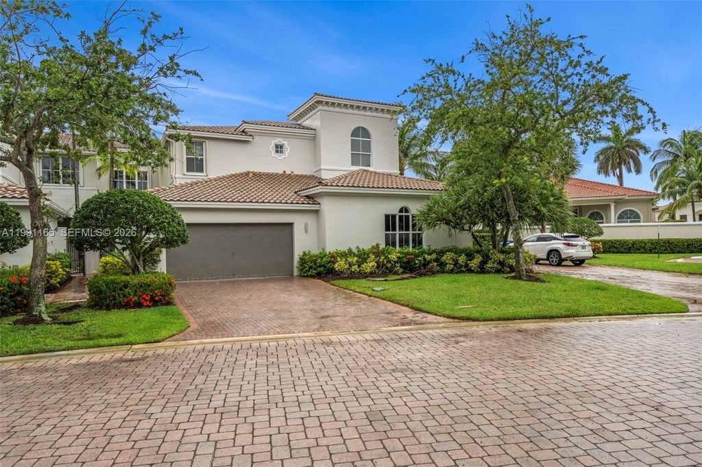 896 W Spinnaker Dr W 896, Hollywood, FL 33019