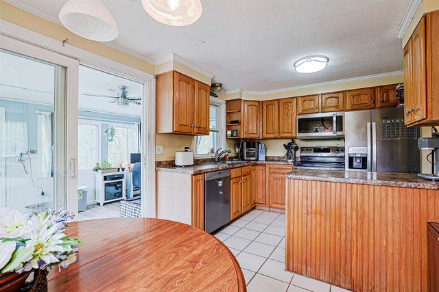 80 Hovey Road, Londonderry, NH 03053