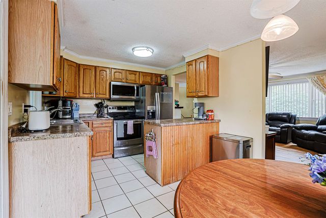 80 Hovey Road, Londonderry, NH 03053