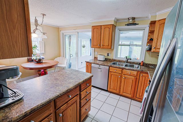 80 Hovey Road, Londonderry, NH 03053