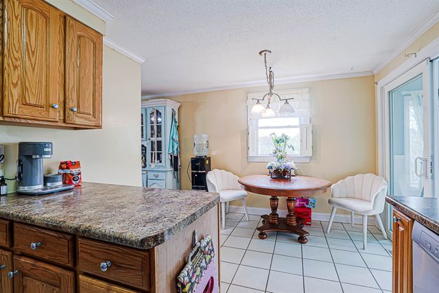 80 Hovey Road, Londonderry, NH 03053