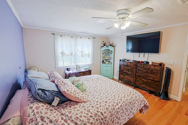 80 Hovey Road, Londonderry, NH 03053