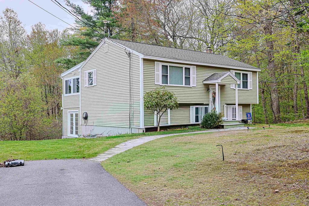 80 Hovey Road, Londonderry, NH 03053