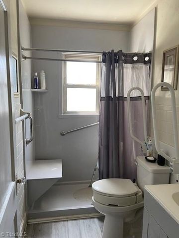 2240 Glenn Avenue, Winston-salem, NC 27105