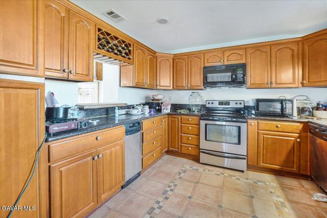 13861 E Ave G 6, Lancaster, CA 93535