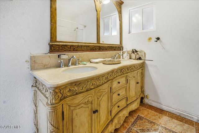 13861 E Ave G 6, Lancaster, CA 93535