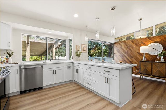 16559 SE 45th Place, Bellevue, WA 98006
