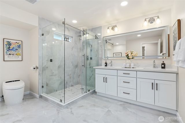 16559 SE 45th Place, Bellevue, WA 98006