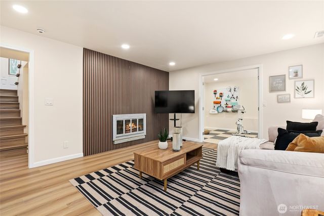 16559 SE 45th Place, Bellevue, WA 98006