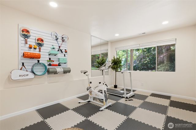 16559 SE 45th Place, Bellevue, WA 98006