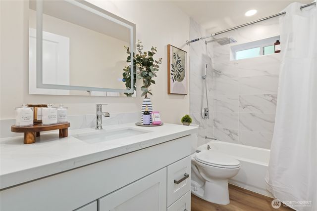 16559 SE 45th Place, Bellevue, WA 98006