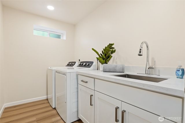 16559 SE 45th Place, Bellevue, WA 98006