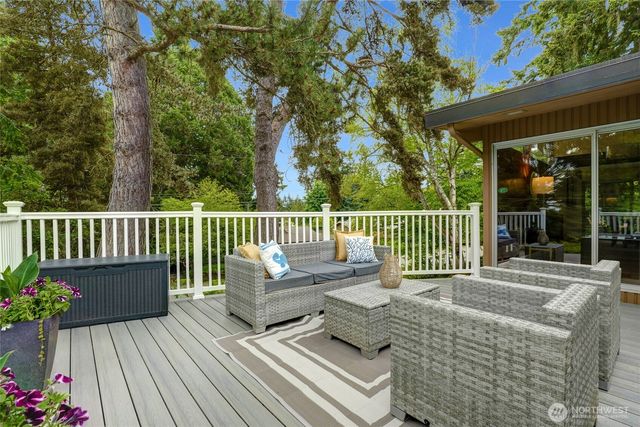 16559 SE 45th Place, Bellevue, WA 98006