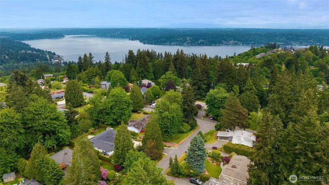16559 SE 45th Place, Bellevue, WA 98006