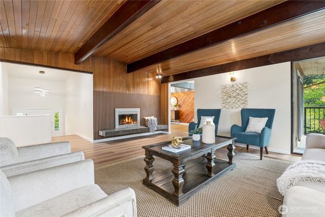 16559 SE 45th Place, Bellevue, WA 98006