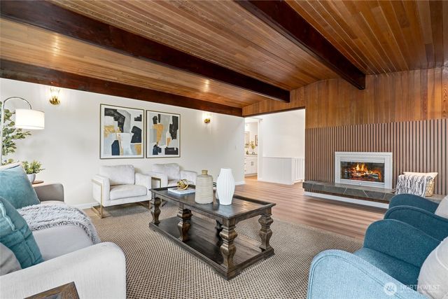 16559 SE 45th Place, Bellevue, WA 98006