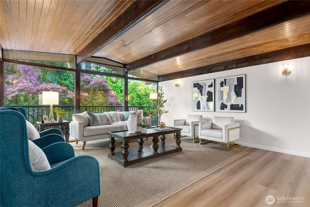 16559 SE 45th Place, Bellevue, WA 98006