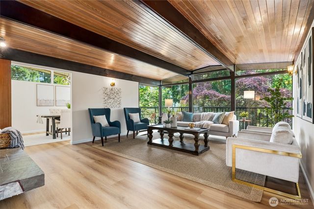 16559 SE 45th Place, Bellevue, WA 98006