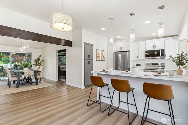 16559 SE 45th Place, Bellevue, WA 98006