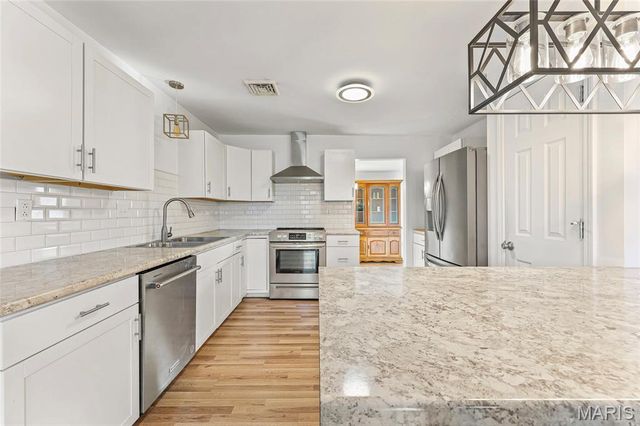 407 N 11th Street, De Soto, MO 63020