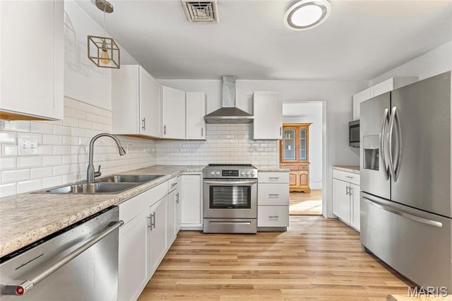 407 N 11th Street, De Soto, MO 63020