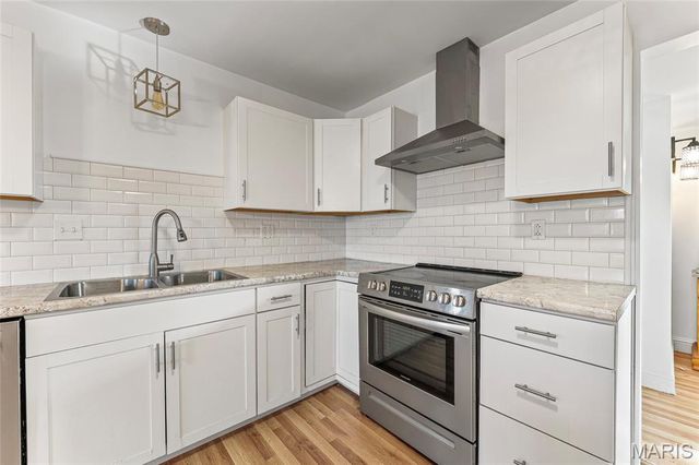 407 N 11th Street, De Soto, MO 63020