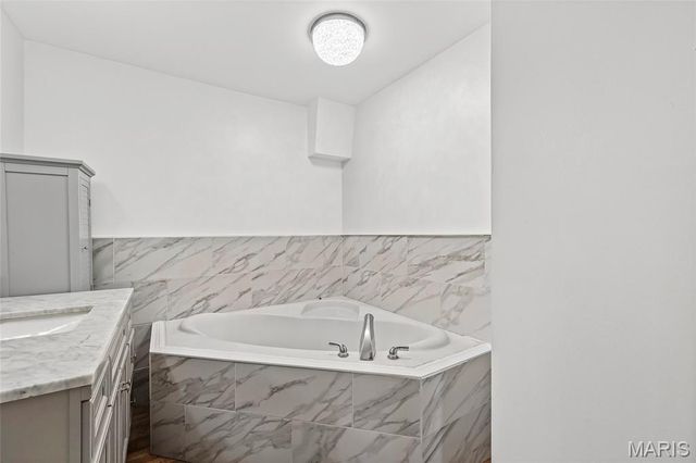 407 N 11th Street, De Soto, MO 63020